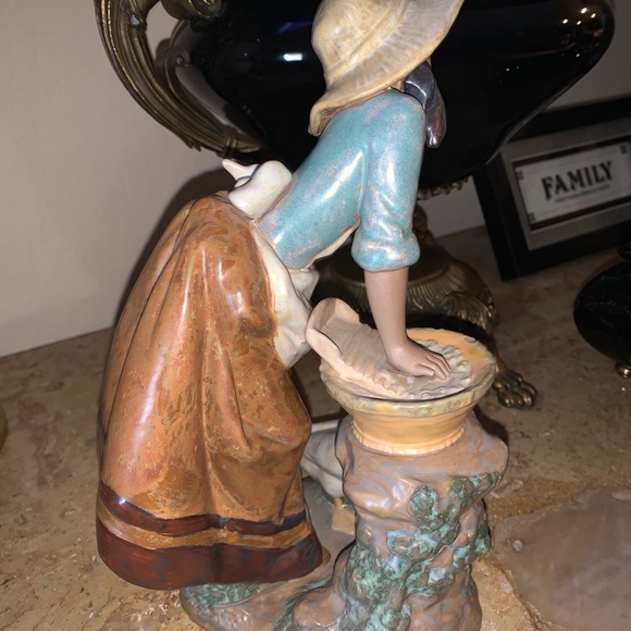Lladro Laundry 🌹 - Picture 4 of 10